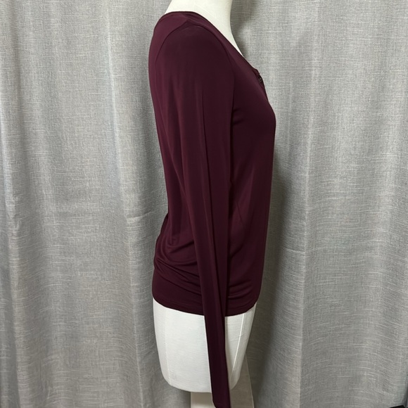 American Eagle Sz Xs Long Sleeve Tissue Tee-Purple-3 Button Front-Viscose-EUC - Picture 7 of 15